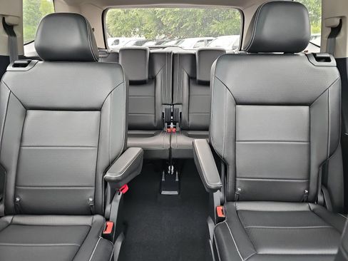 Used 2023 Volkswagen Atlas SE w/ Panoramic Sunroof Package FWD image 52