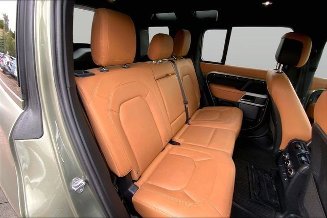 Used 2024 Land Rover Defender 110 SE AWD/4WD image 19