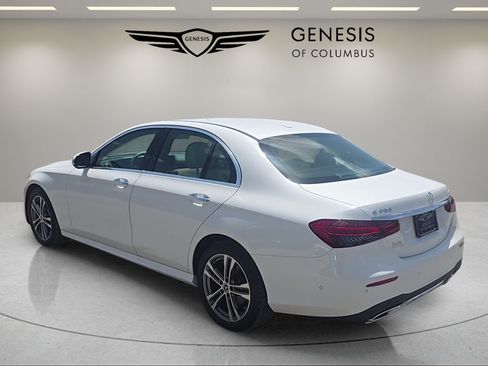 Used 2022 Mercedes-Benz E 350 4MATIC Sedan image 3