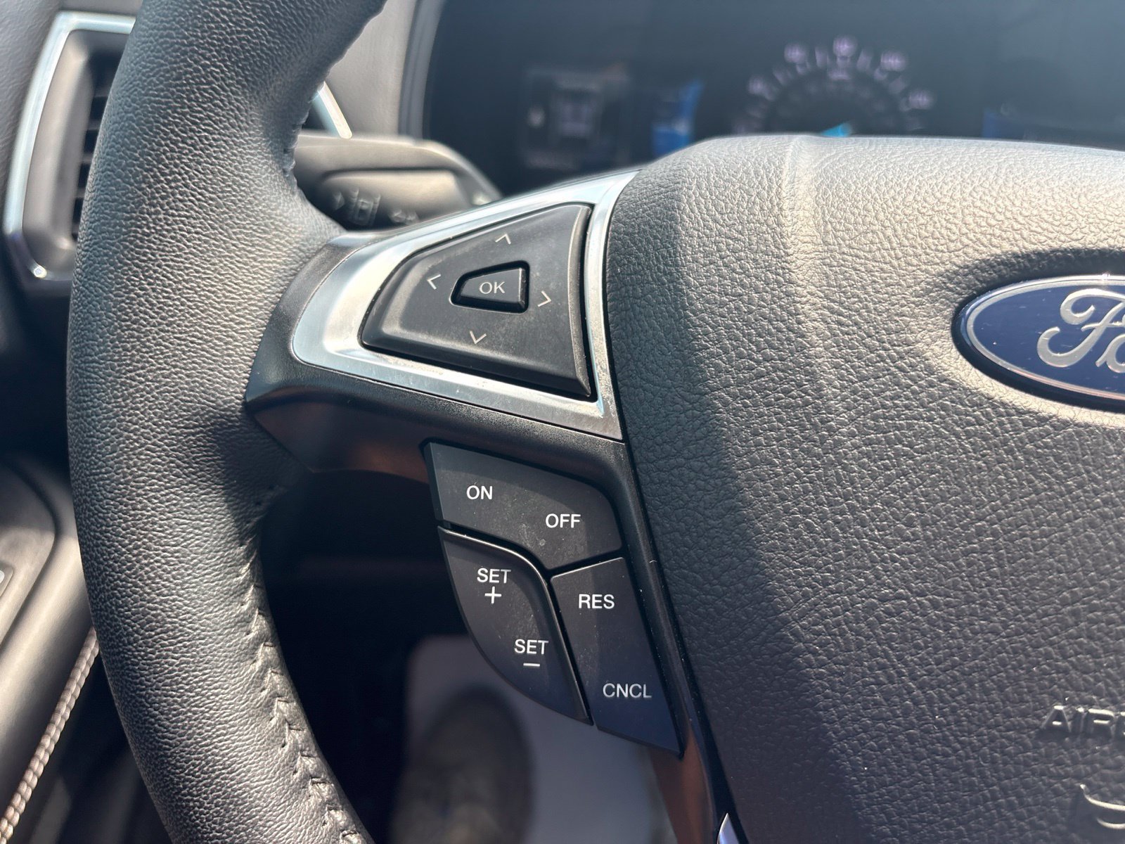 Used 2023 Ford Edge Titanium AWD/4WD image 24