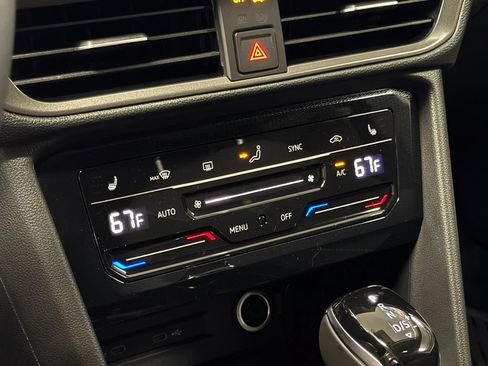 New 2026 Volkswagen Taos SE AWD/4WD image 13