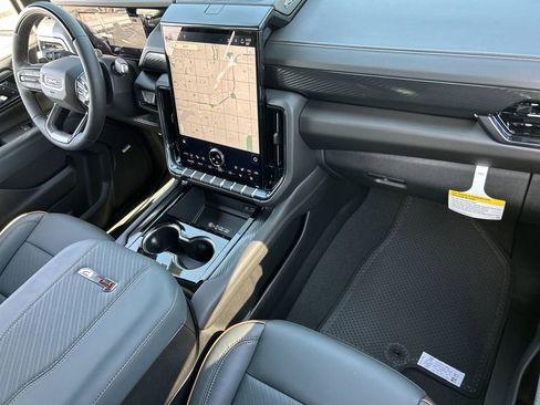 New 2026 GMC Yukon XL AT4 w/ AT4 Premium Plus Package AWD/4WD image 30