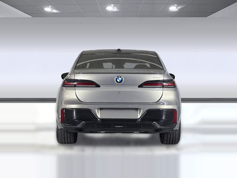 Used 2023 BMW 740i RWD image 10
