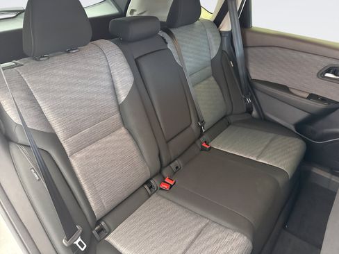 Used 2023 Nissan Rogue SV AWD/4WD image 18