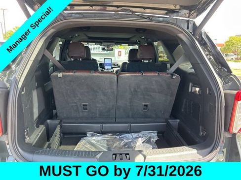 Used 2023 Ford Explorer Platinum w/ Technology Package AWD/4WD image 32