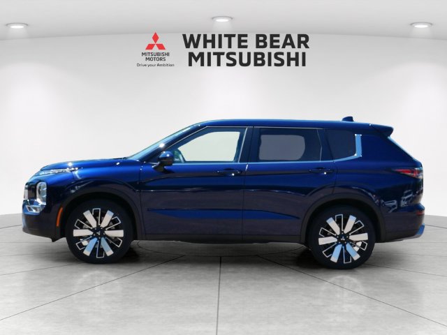 Used 2026 Mitsubishi Outlander SE AWD/4WD image 3