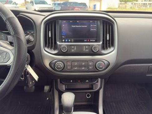 Used 2022 Chevrolet Colorado LT RWD image 20