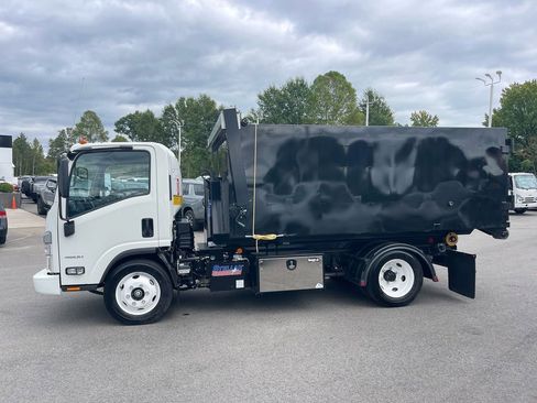 Used 2024 Chevrolet Low Cab Forward RWD image 2