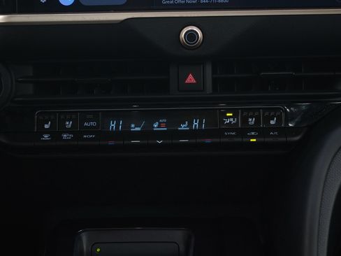 Used 2024 Toyota Crown Limited image 17