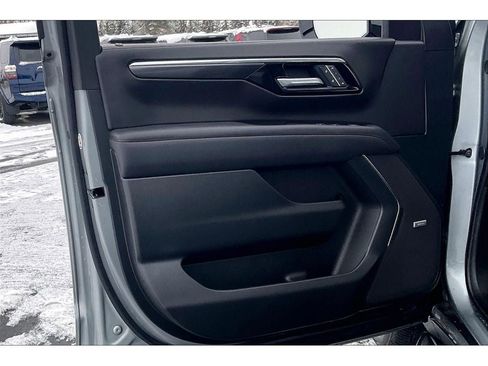 Used 2025 Chevrolet Suburban RST w/ Comfort Package image 25