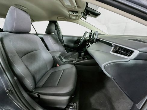 Used 2025 Toyota Corolla LE FWD image 28
