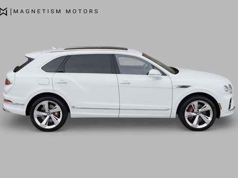 Used 2023 Bentley Bentayga Extended Wheelbase image 3