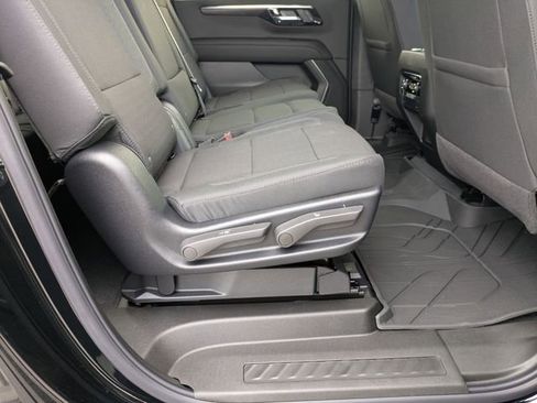 New 2026 Chevrolet Suburban LS w/ LS Custom Edition AWD/4WD image 36