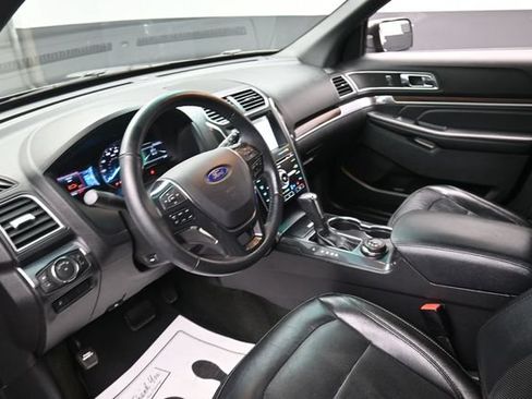 Used 2017 Ford Explorer Limited AWD/4WD image 18