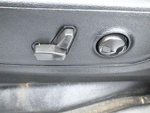 Used 2022 RAM 1500 Big Horn RWD image 11