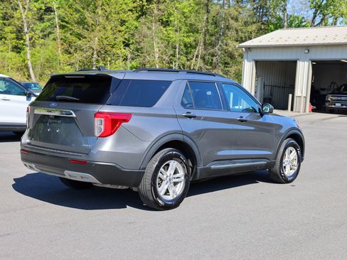 Certified 2023 Ford Explorer XLT w/ Equipment Group 202A AWD/4WD image 6
