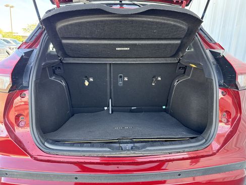 Used 2023 Nissan Kicks SR w/ SR Premium Package image 9