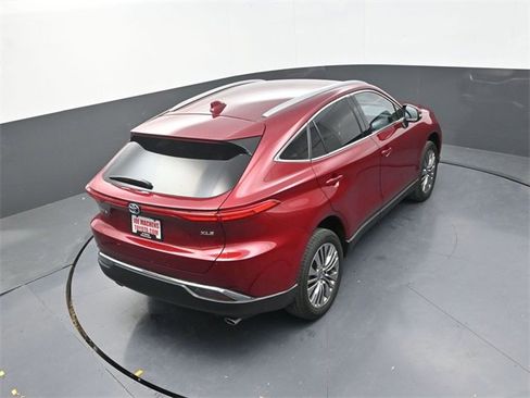 Used 2024 Toyota Venza XLE image 25