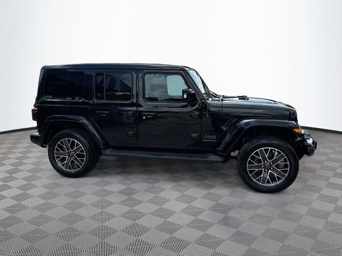 Used 2023 Jeep Wrangler Unlimited Sahara AWD/4WD image 5