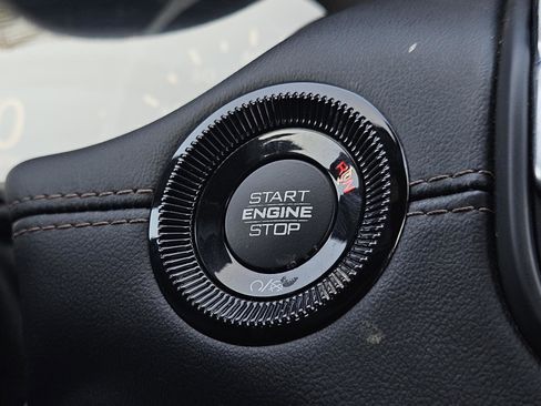 Used 2023 Jeep Compass Limited image 29