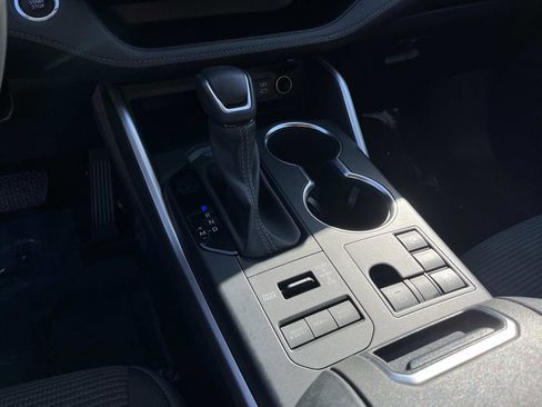 Used 2023 Toyota Highlander LE image 34