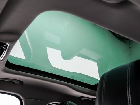 Used 2020 Land Rover Range Rover Velar S image 41