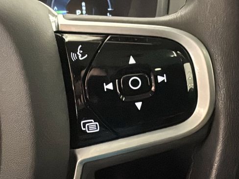 Used 2022 Volvo XC90 T8 Inscription image 14