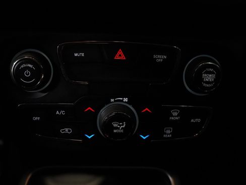 Used 2020 Jeep Compass Latitude FWD image 16