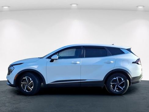 Used 2023 Kia Sportage LX image 11