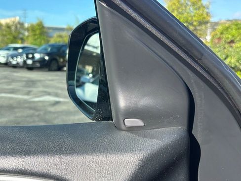 Used 2019 INFINITI QX60 Luxe w/ Essential Package FWD image 21