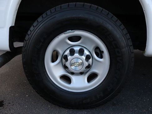 Used 2020 Chevrolet Express 2500 w/ Enhanced Convenience Package image 39