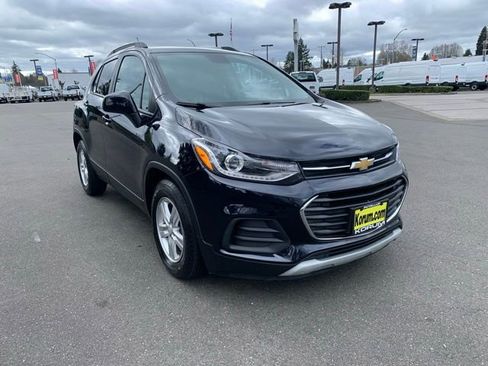 Used 2021 Chevrolet Trax LT w/ Driver Confidence Package image 8