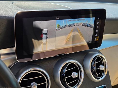 Used 2022 Mercedes-Benz GLC 300 4MATIC image 15