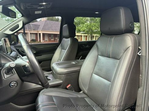 Used 2022 Chevrolet Suburban RST w/ Luxury Package RWD image 13