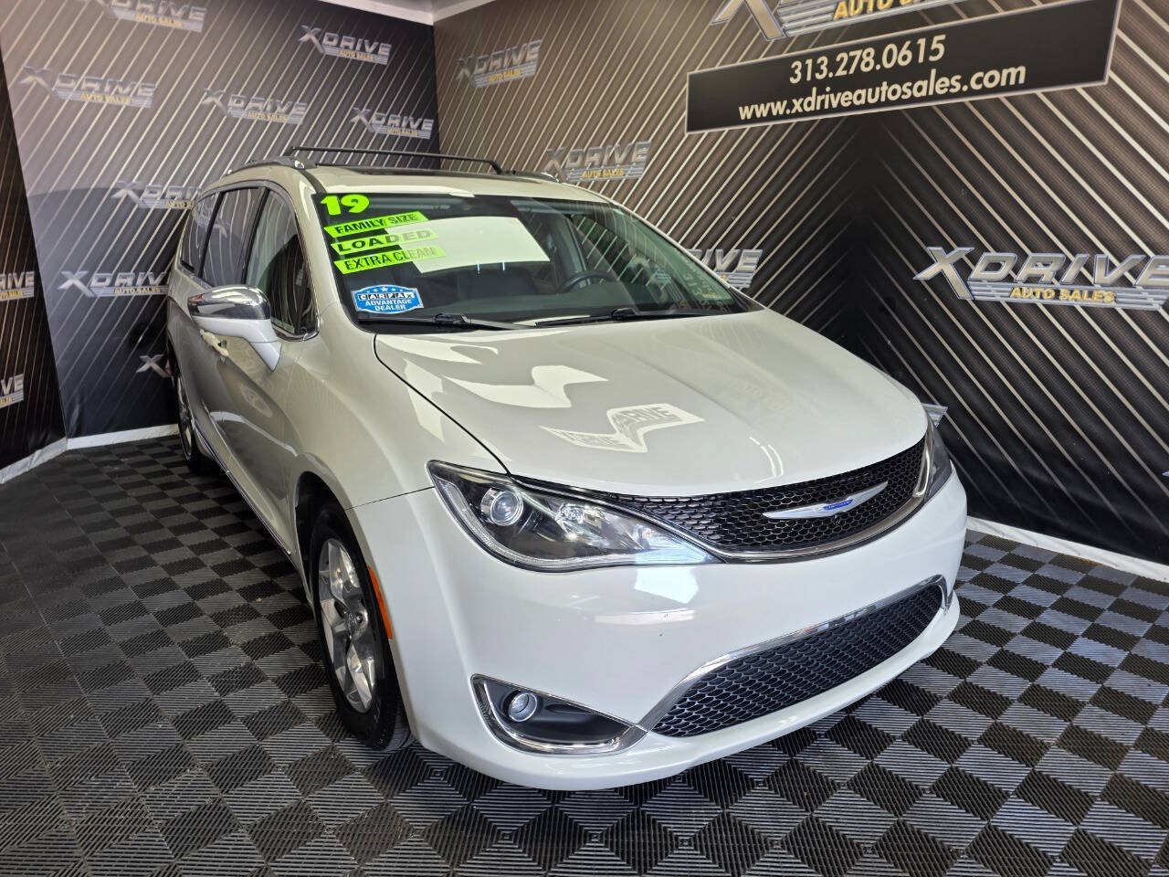 Used 2019 Chrysler Pacifica Limited FWD image 6
