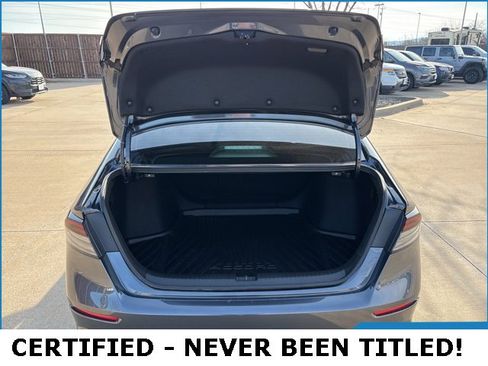 Used 2025 Honda Accord SE image 18