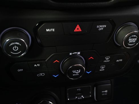 Used 2018 Jeep Renegade Sport w/ Power & Air Group AWD/4WD image 28