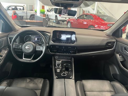 Used 2023 Nissan Rogue SL w/ SL Premium Package image 19