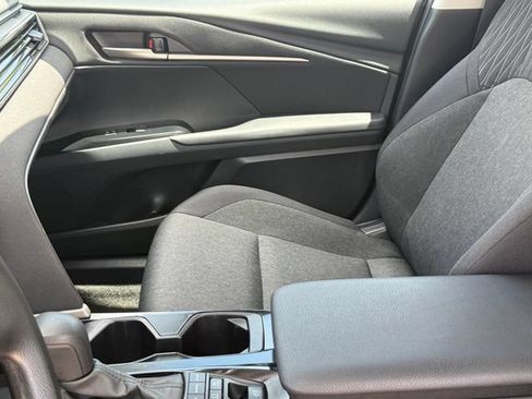 Used 2025 Toyota Camry LE FWD image 11