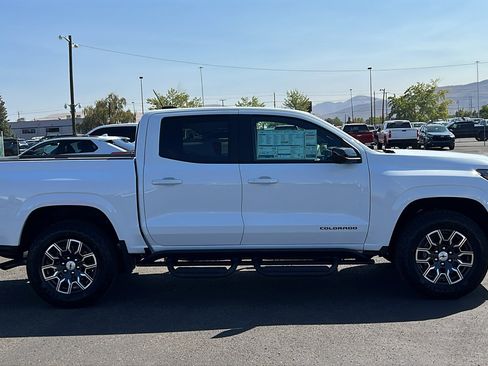 New 2026 Chevrolet Colorado Z71 w/ Technology Package AWD/4WD image 4