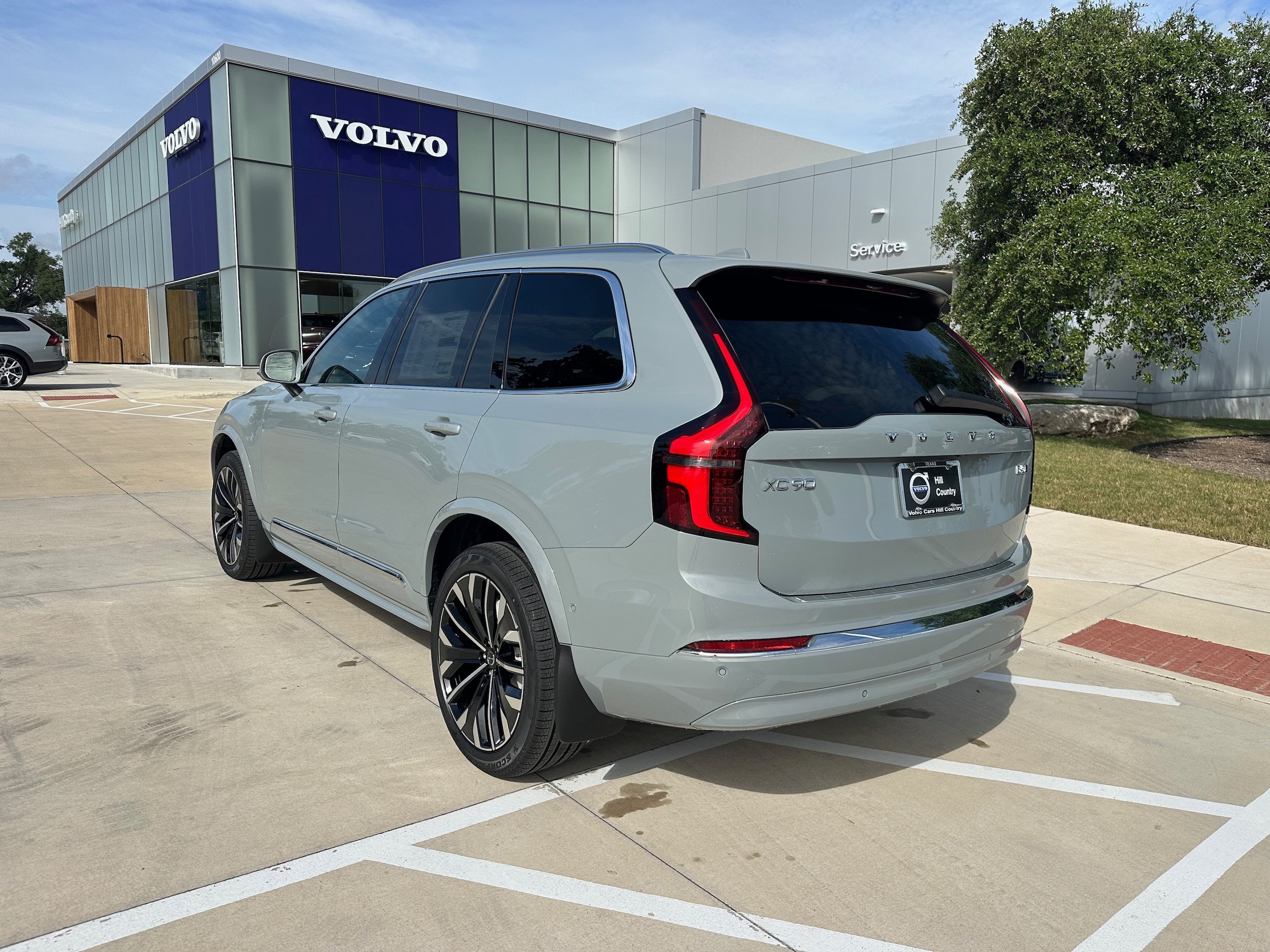 Used 2026 Volvo XC90 B5 Plus w/ Protection Package Premier AWD/4WD image 4