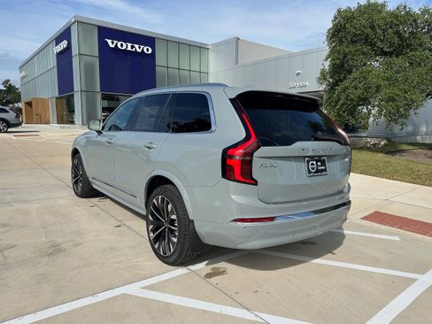 Used 2026 Volvo XC90 B5 Plus w/ Protection Package Premier image 4