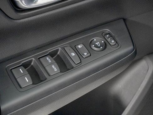 Certified 2025 Honda CR-V EX image 17