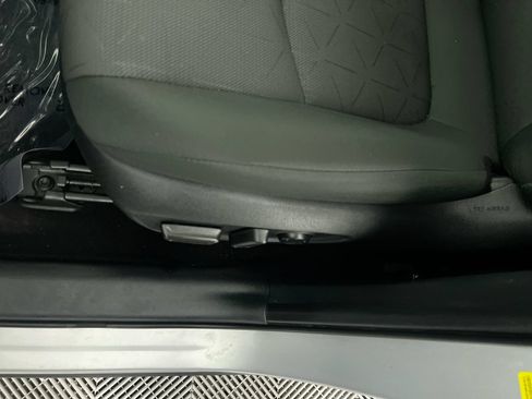 Used 2024 Toyota RAV4 XLE FWD image 9
