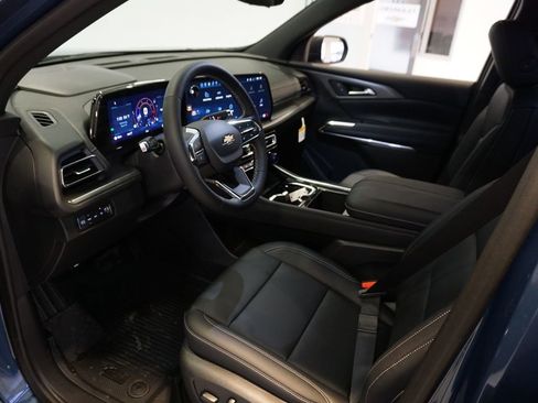 New 2026 Chevrolet Traverse LT w/ Driver Confidence Package AWD/4WD image 8