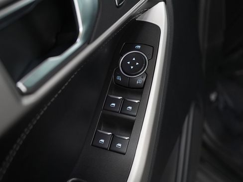 Used 2022 Ford Explorer XLT image 23