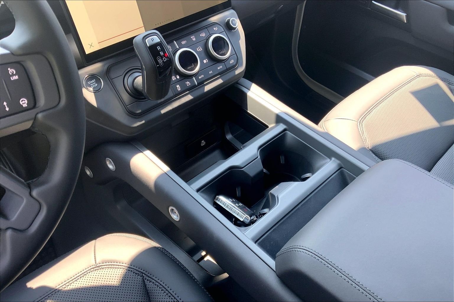 New 2026 Land Rover Defender 110 S AWD/4WD image 7