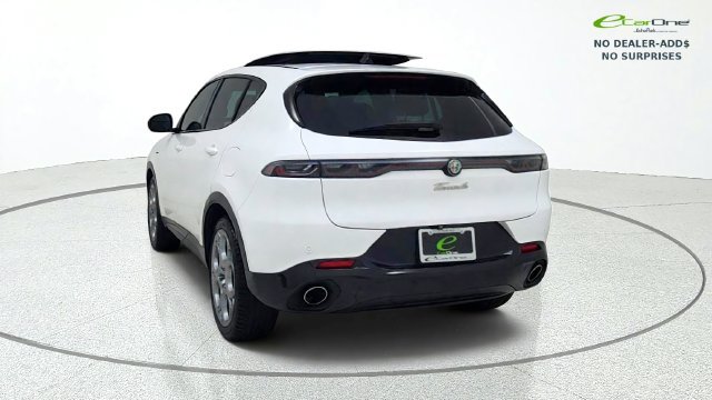 Used 2024 Alfa Romeo Tonale Veloce w/ Active Assist Package AWD/4WD image 6