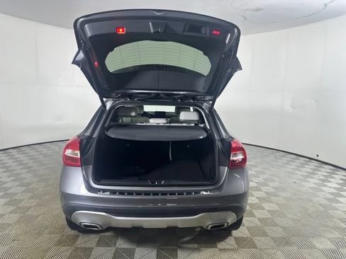 Used 2018 Mercedes-Benz GLA 250 4MATIC image 9