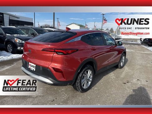 Used 2024 Buick Envista Preferred w/ Advanced Safety Package image 10